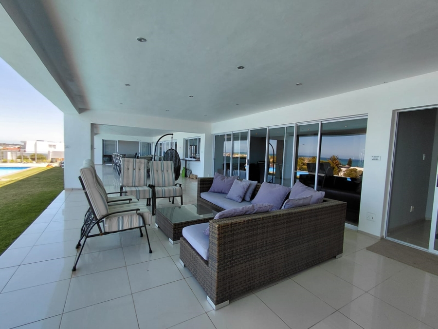 5 Bedroom Property for Sale in Jeffreys Bay Central Eastern Cape